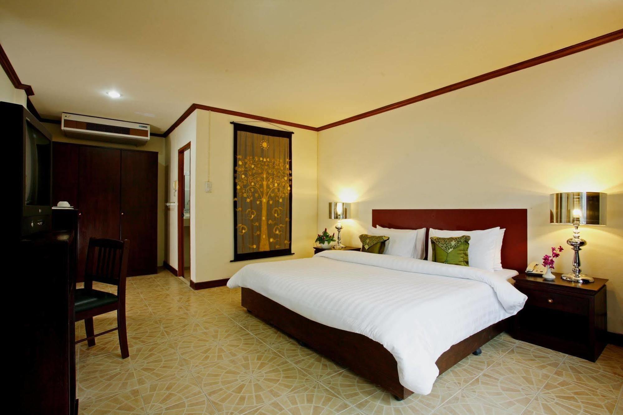 Bamboo Beach Hotel & Spa Patong Eksteriør bilde