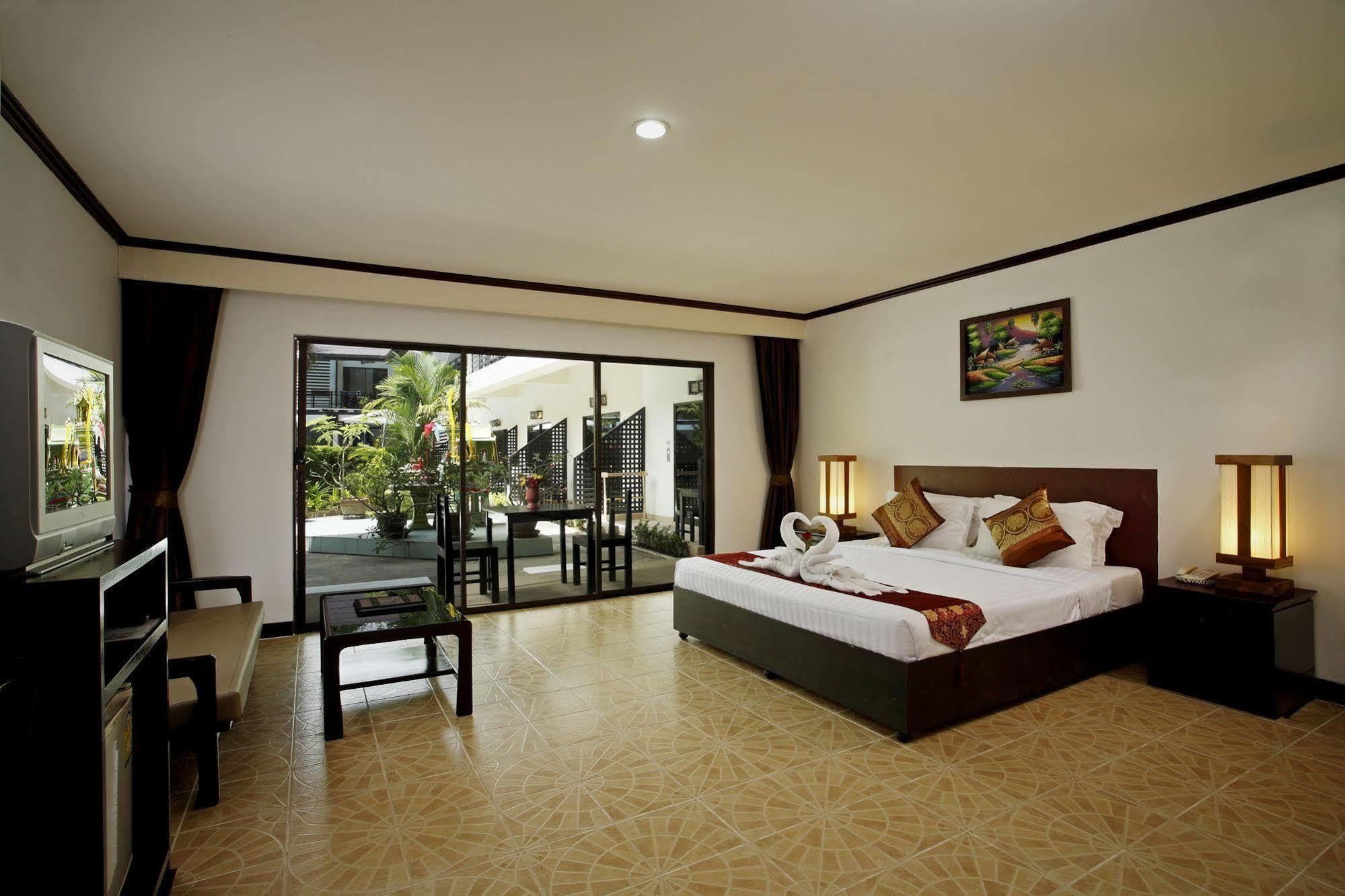 Bamboo Beach Hotel & Spa Patong Eksteriør bilde