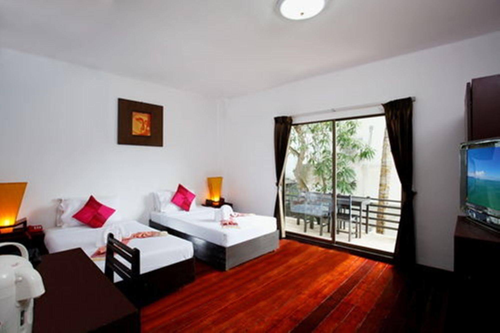 Bamboo Beach Hotel & Spa Patong Eksteriør bilde